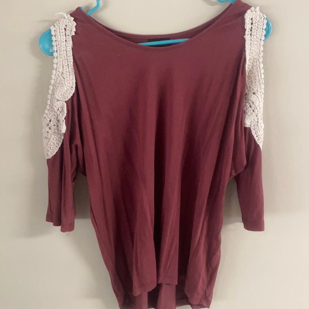 Maroon open shoulder 1/2 length sleeve w/ lace